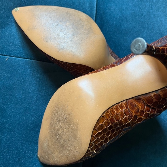 VINTAGE RARE real Snakeskin, leather-soled Michael Finelli pumps